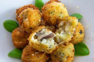 Arrancini Italian Deep Fried Risotto Ball Recipe