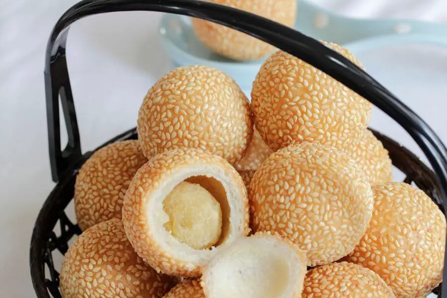 Vietnamese Deep Fried Sesame Balls