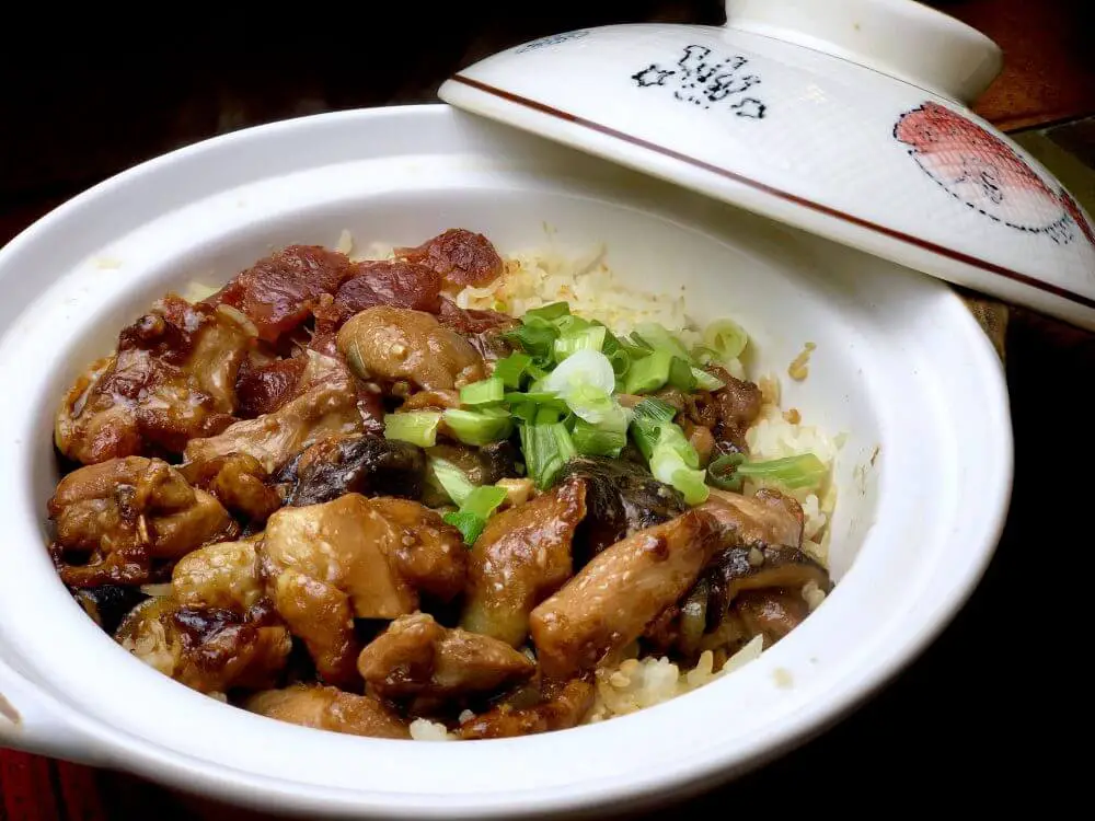 Singapore Claypot rice steaming hot