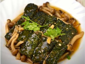 Spinach Tofu with Mushroom Sauce