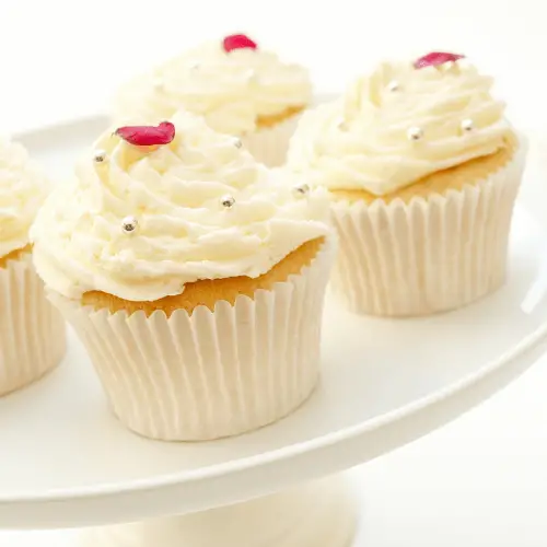 Vanilla Cupcakes with vanilla cream