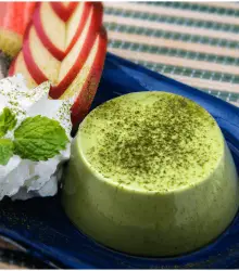 Matcha Pudding with White Chocolate Cream