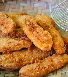 Thai Banana fritter with sesame