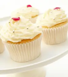 Vanilla Cupcakes with vanilla cream