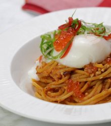 singapore chilli crab pasta with onsen egg and salmon roe